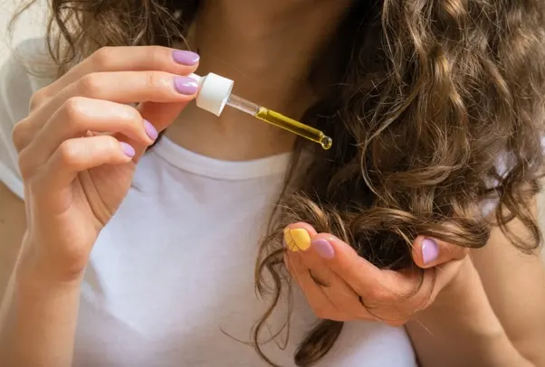 Penggunaan hair oil
