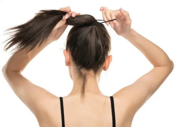 Rambut Bercabang karena Ikat Rambut
