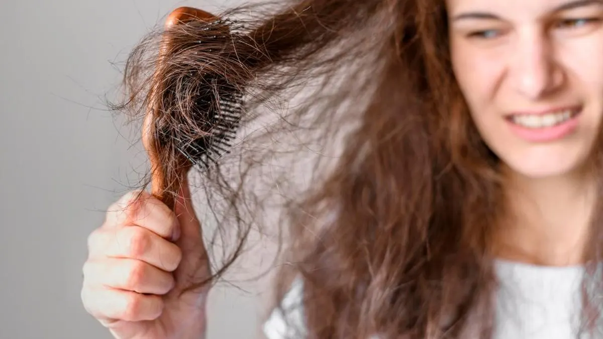 Bagaimana Menggunakan Minyak Alami untuk Memperbaiki Rambut Kering