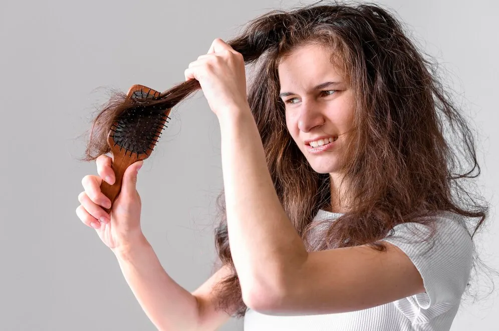 Mengapa Rambut Sering Kusut? Ini 5 Penyebab Utamanya!