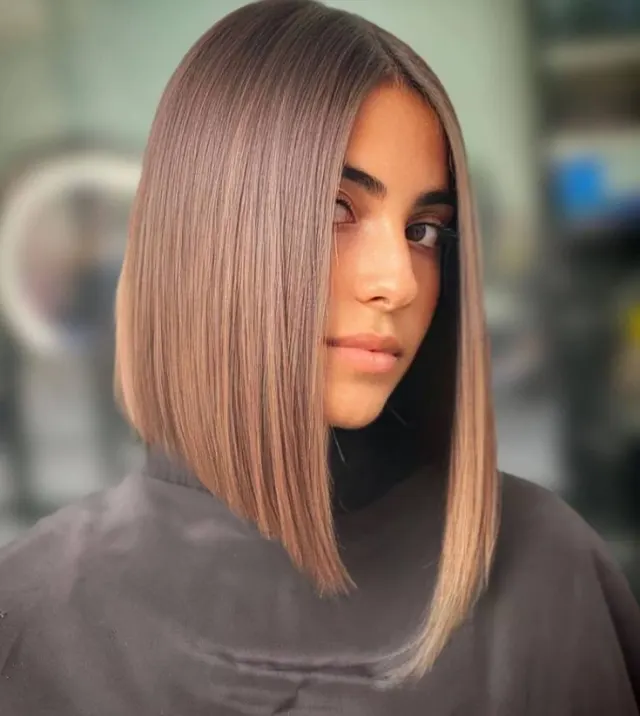 Angled Bob: Gaya Rambut Kekinian yang Beda Banget