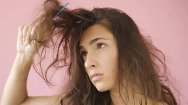 5 Masker Rambut Alami yang Efektif untuk Mengatasi Rambut Kering