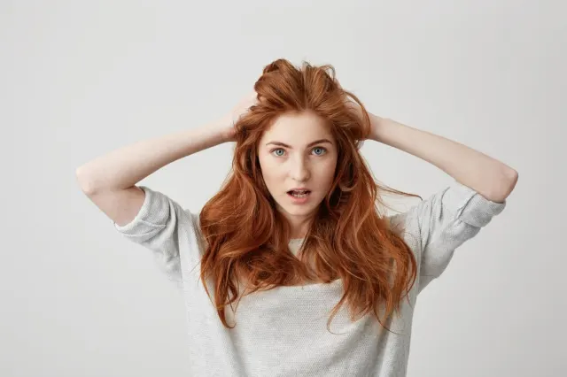 Sering Smoothing & Coloring? Ini Cara Memperbaiki Rambut Rusak Akibat Bahan Kimia!