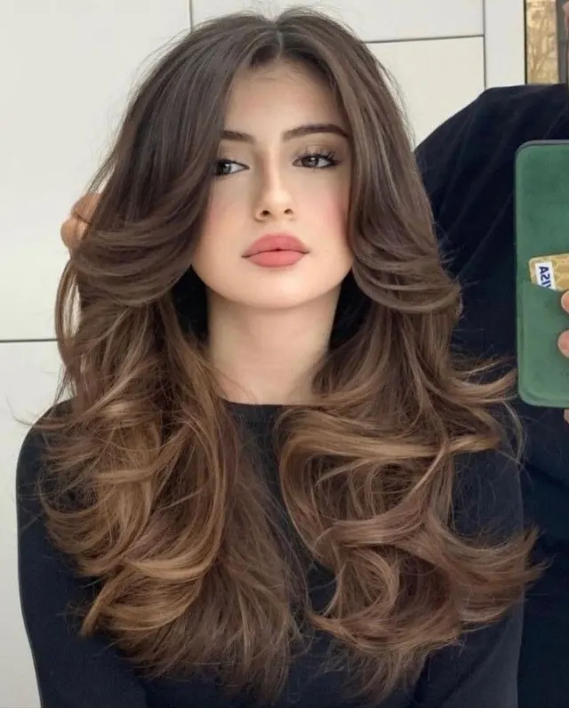 Gaya Rambut Butterfly Cut: Potongan Trendy yang Bikin Penampilanmu Makin Fresh!