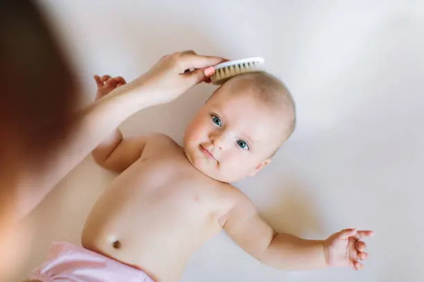 Cara Merawat Rambut Bayi yang Lembut dan Tipis
