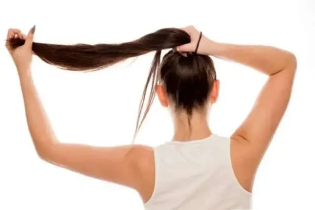 Cara Mengikat Kuncir yang Tidak Menarik Rambut dan Nyaman Sepanjang Hari