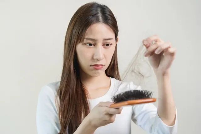 Kebiasaan Sehat untuk Mengurangi Rambut Rontok dalam 30 Hari, Hasilnya Bisa Terasa Jika Konsisten