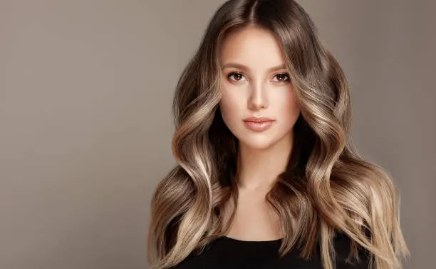 Catat! Tren Warna Rambut Paling Hits Tahun Ini